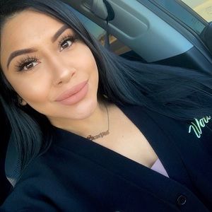 Meet your Posher, Andrea